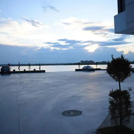 Apartman By The With A View