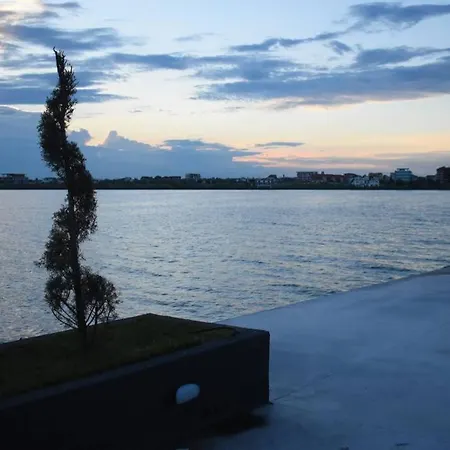 Apartman By The With A View Mamaia