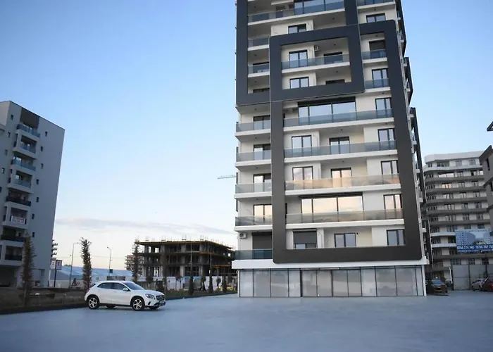 By The With A View Daire Mamaia