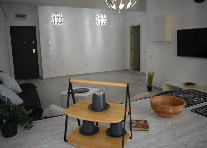 Daire By The With A View Mamaia